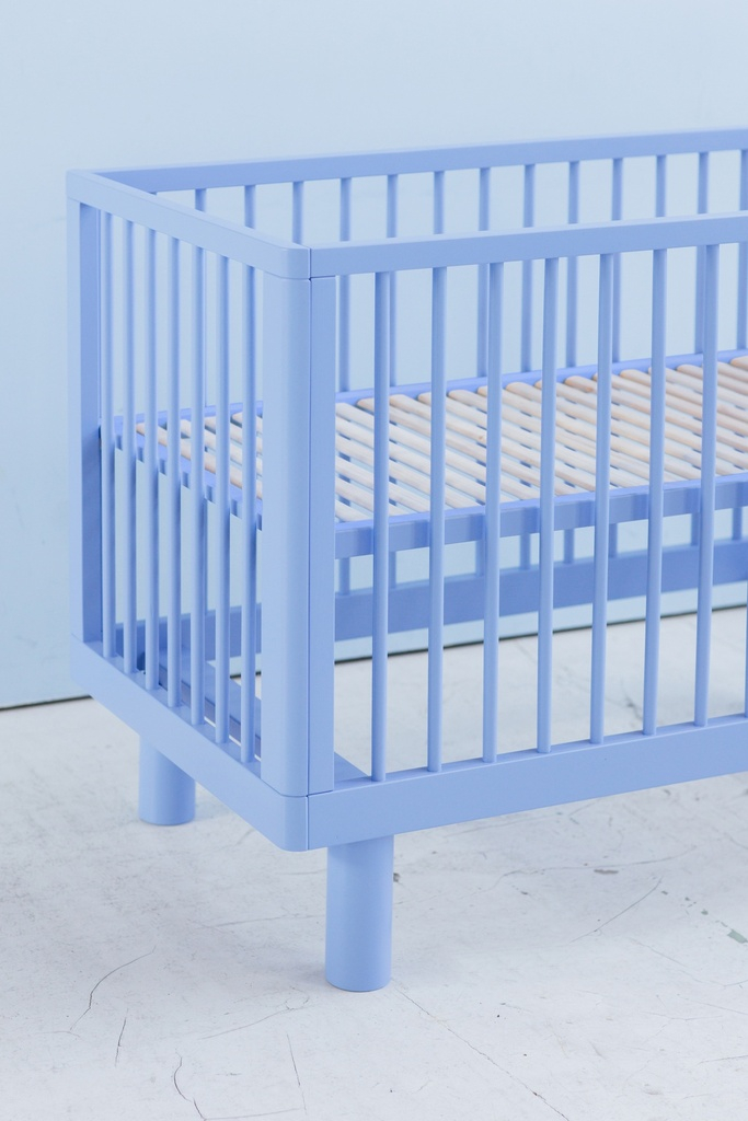 Łóżeczko dziecięce z barierką Junior BLUE