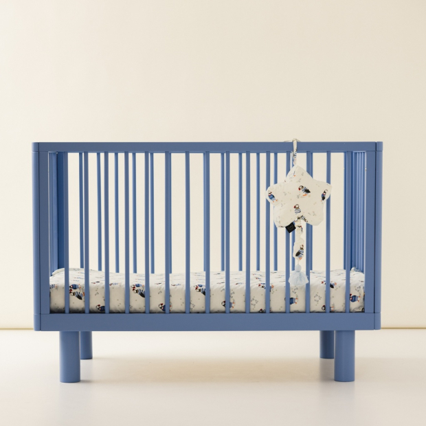 Łóżeczko dziecięce z barierką Junior BLUE-1319165172573 Łóżeczko dziecięce z barierką Junior BLUE-1319165172573