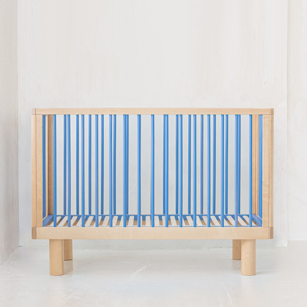 Łóżeczko dziecięce z barierką Junior NATURAL WOOD & BLUE