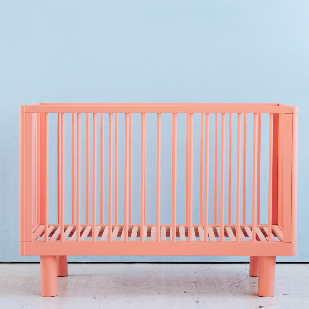 Łóżeczko dziecięce z barierką Junior PINK