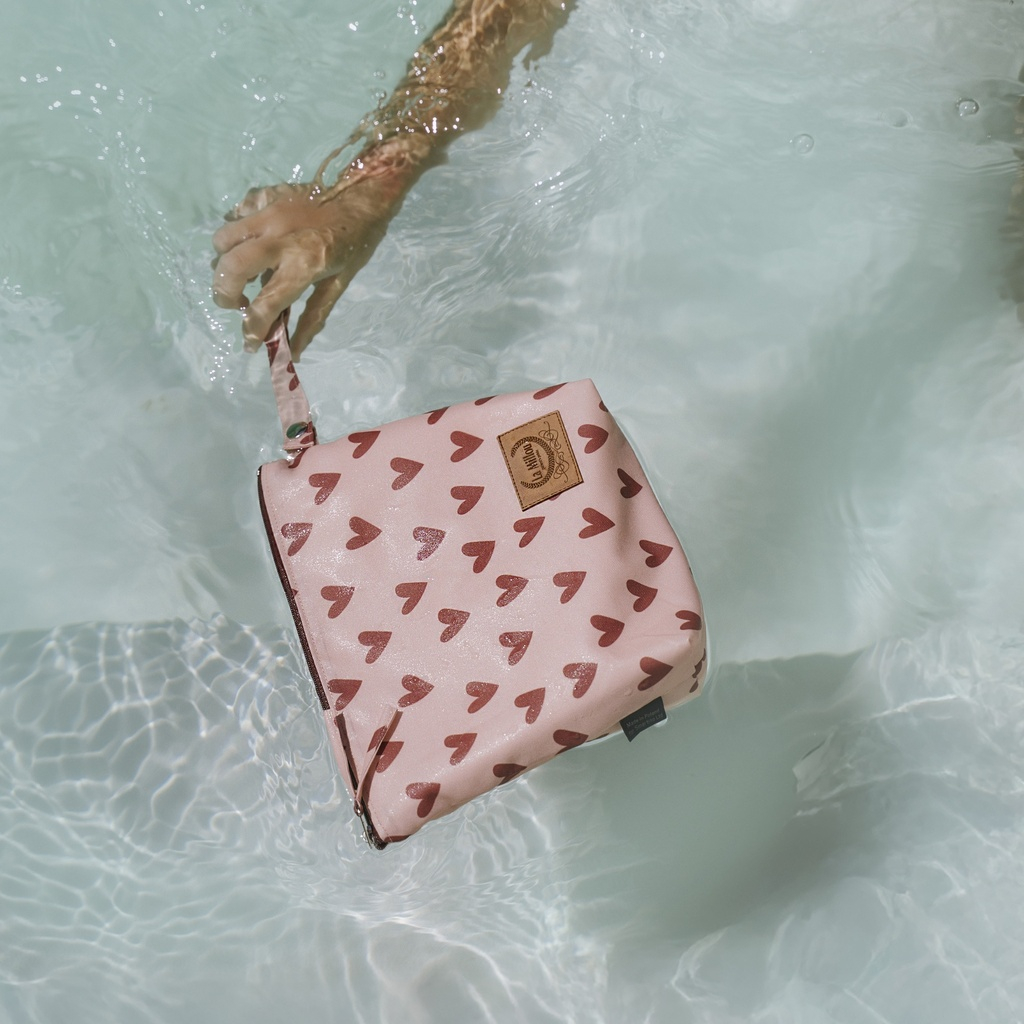 Waterproof toiletry bag HEARTBEAT PINK