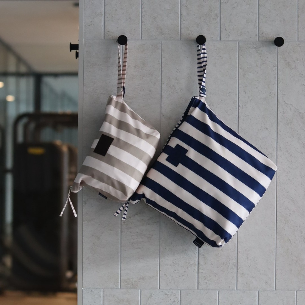 Kosmetyczka wodoodporna STRIPES NAVY