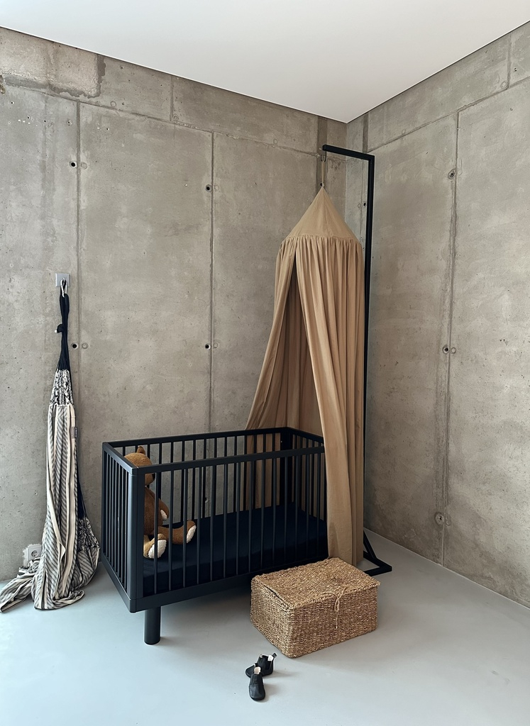 Łóżeczko dziecięce z barierką Junior BLACK SATIN