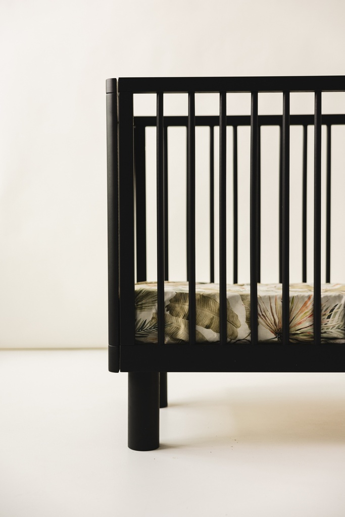Łóżeczko dziecięce z barierką Junior BLACK SATIN