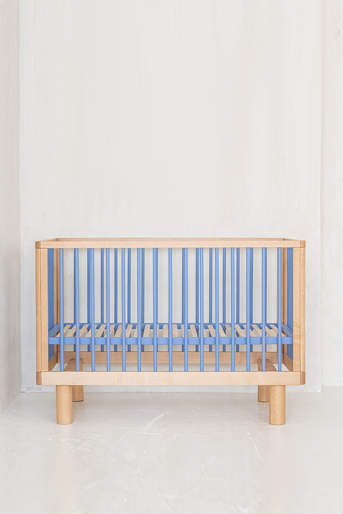 Łóżeczko dziecięce z barierką Junior NATURAL WOOD & BLUE