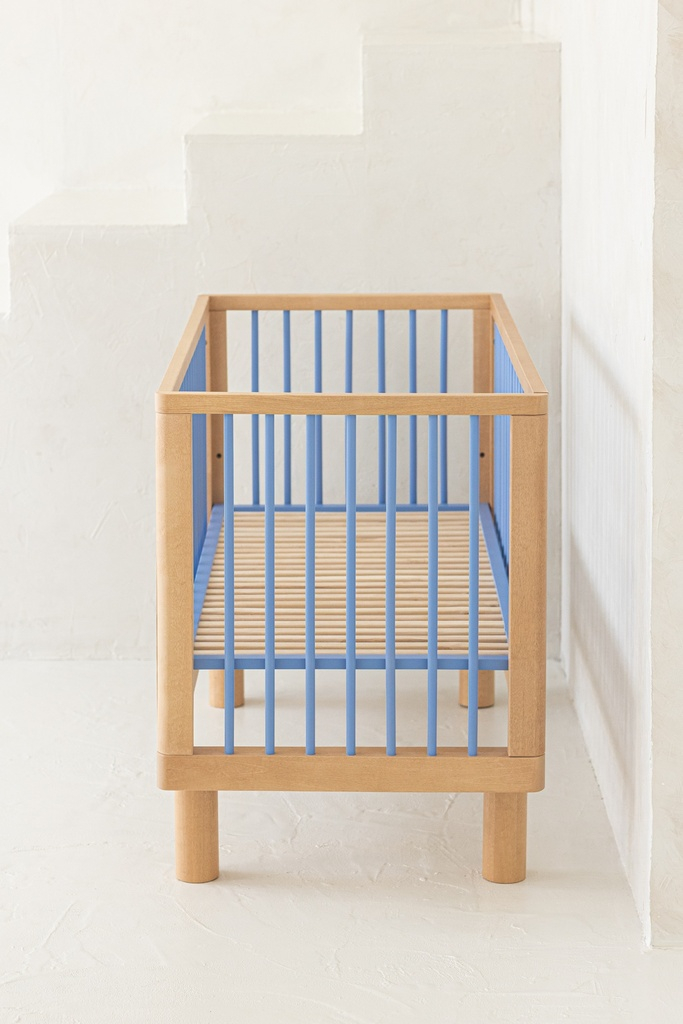 Łóżeczko dziecięce z barierką Junior NATURAL WOOD & BLUE
