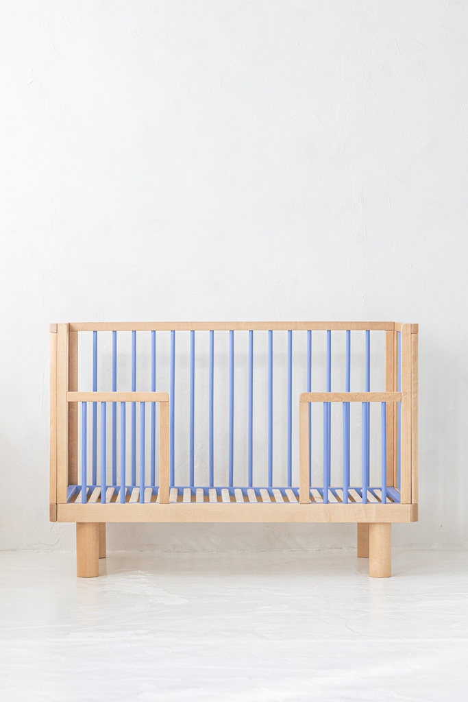 Łóżeczko dziecięce z barierką Junior NATURAL WOOD & BLUE