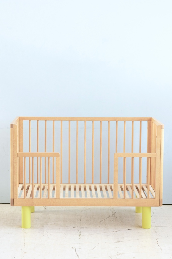 Łóżeczko dziecięce z barierką Junior NATURAL WOOD & YELLOW