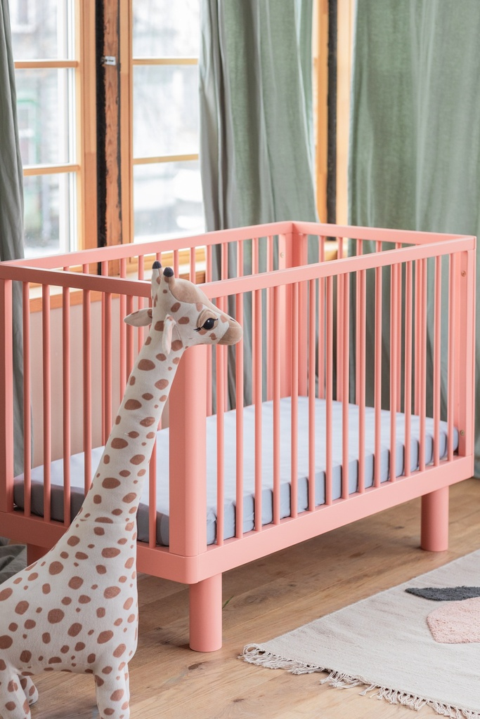 Łóżeczko dziecięce z barierką Junior PINK