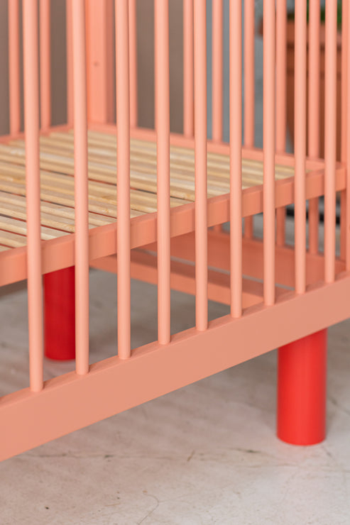 Łóżeczko dziecięce z barierką Junior PINK & RED