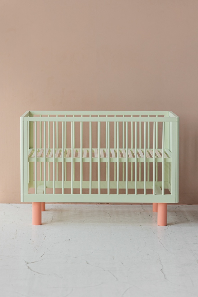 Łóżeczko dziecięce z barierką Junior PISTACHIO & PINK