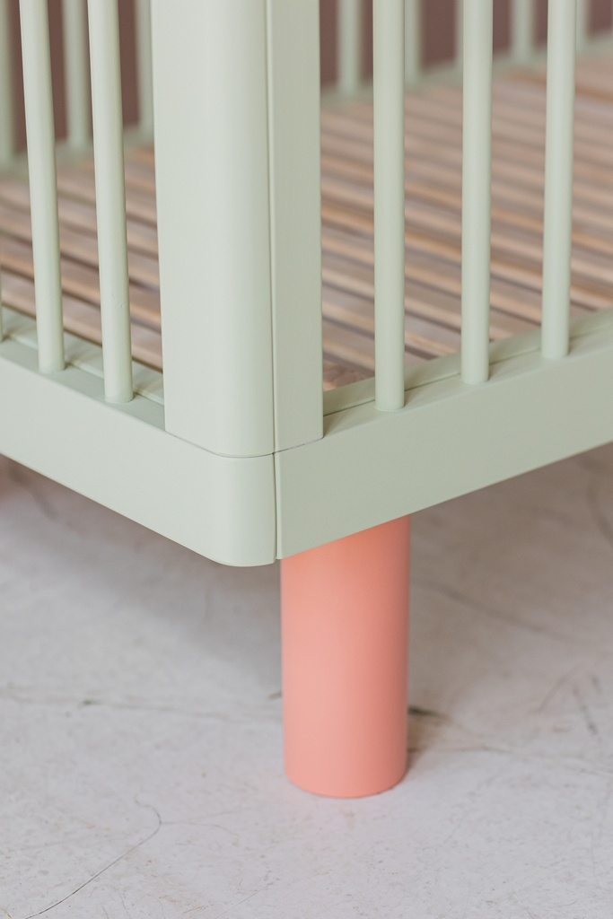 Łóżeczko dziecięce z barierką Junior PISTACHIO & PINK