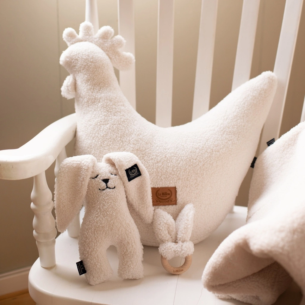 oma dana's henne kissen teddy bear cream