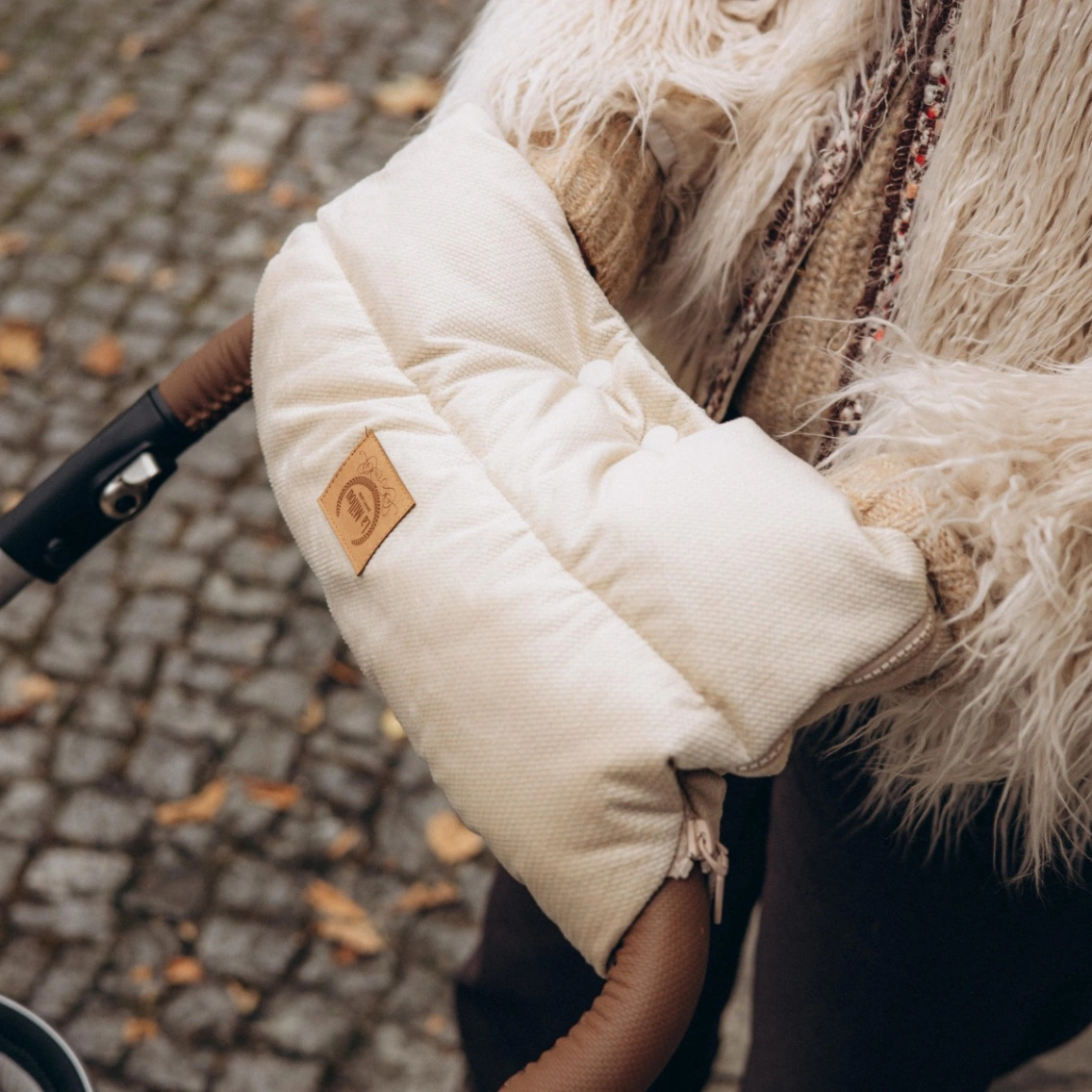kinderwagen handwrmer velvet sand